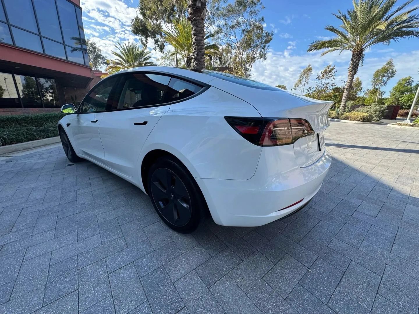 Used 2021 Tesla Model 3 Standard Range Plus RWD image 5