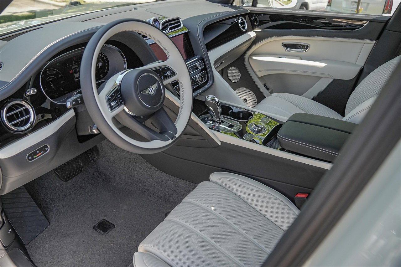 New 2025 Bentley Bentayga Extended Wheelbase image 19