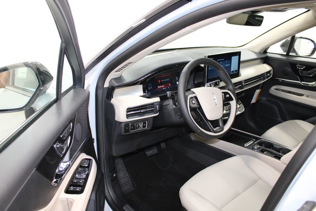 New 2026 Lincoln Corsair Premiere image 25