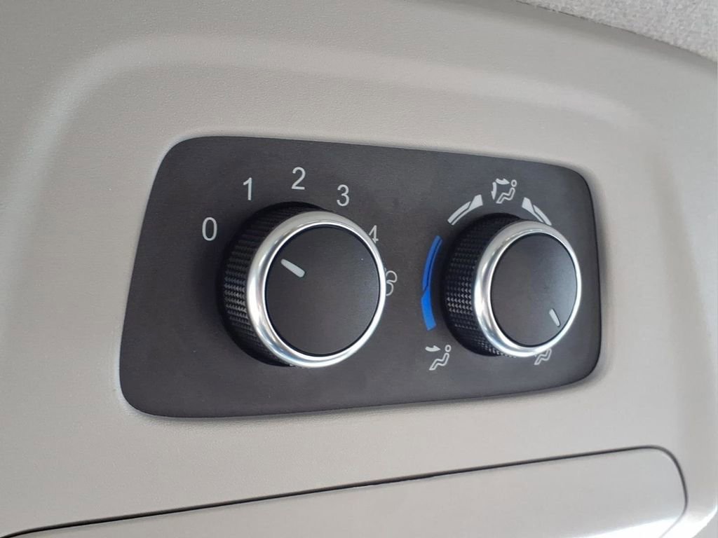 Used 2023 Ford Transit 350 XLT image 29