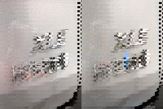 Certified 2024 Toyota Sienna XLE image 9