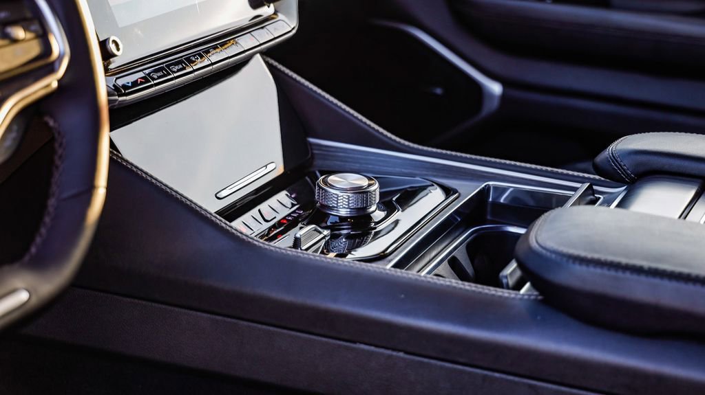 Used 2024 Jeep Wagoneer Series II w/ Flexible Seating Group image 23