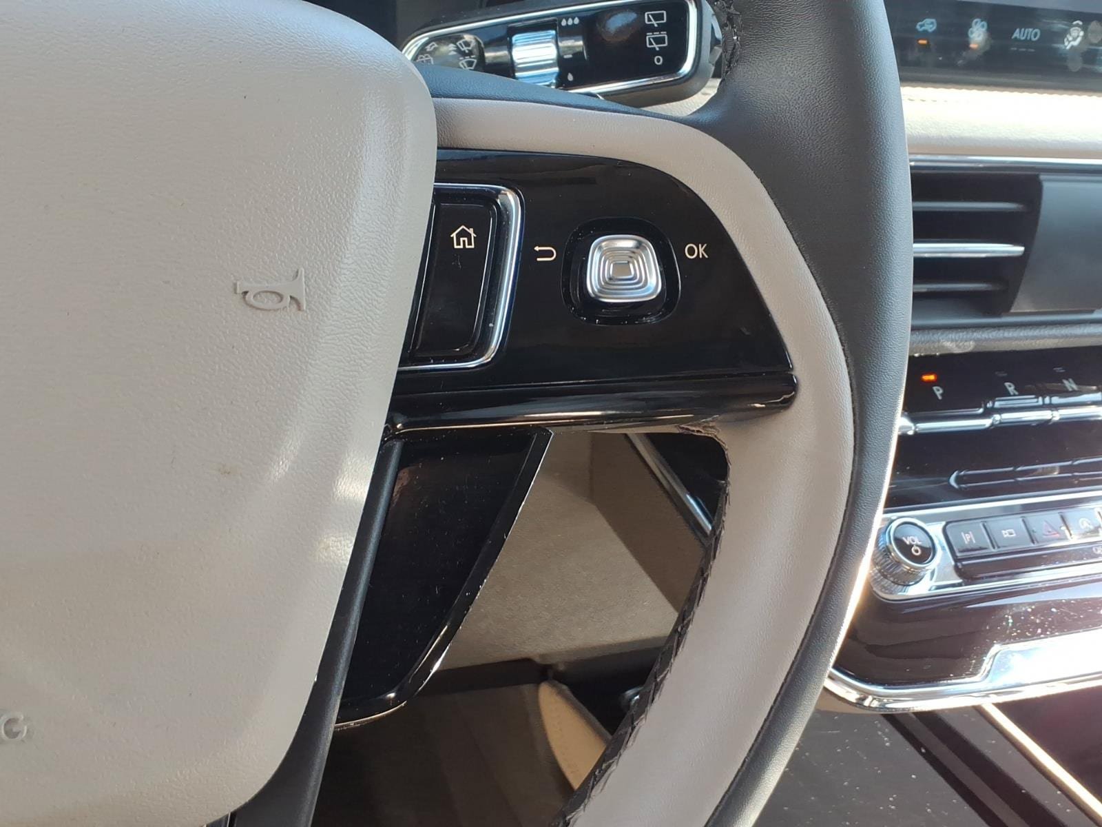 Certified 2024 Lincoln Corsair AWD image 16