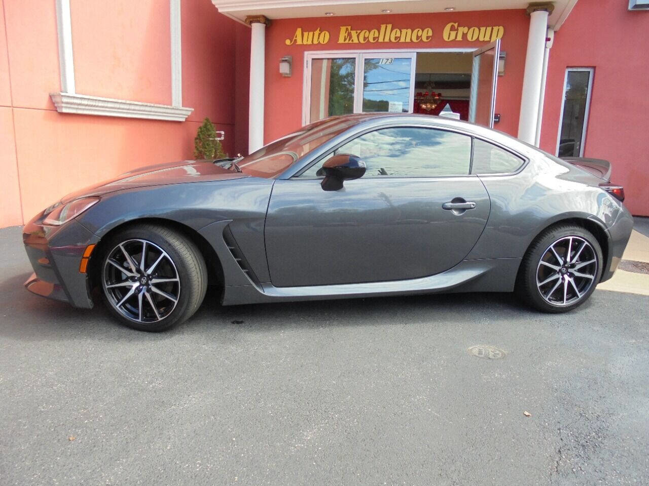 Used 2022 Toyota GR86 RWD image 4