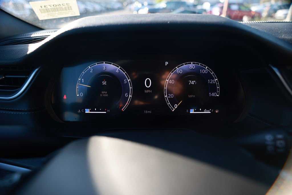 New 2025 Jeep Grand Cherokee Altitude image 14