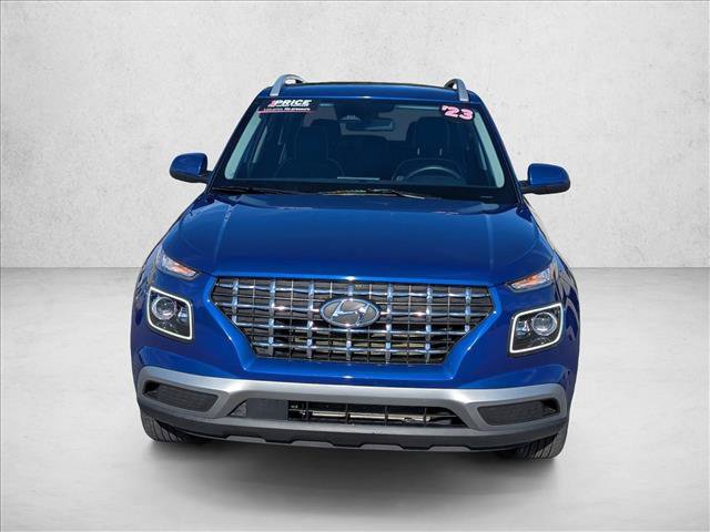 Used 2023 Hyundai Venue Limited image 2