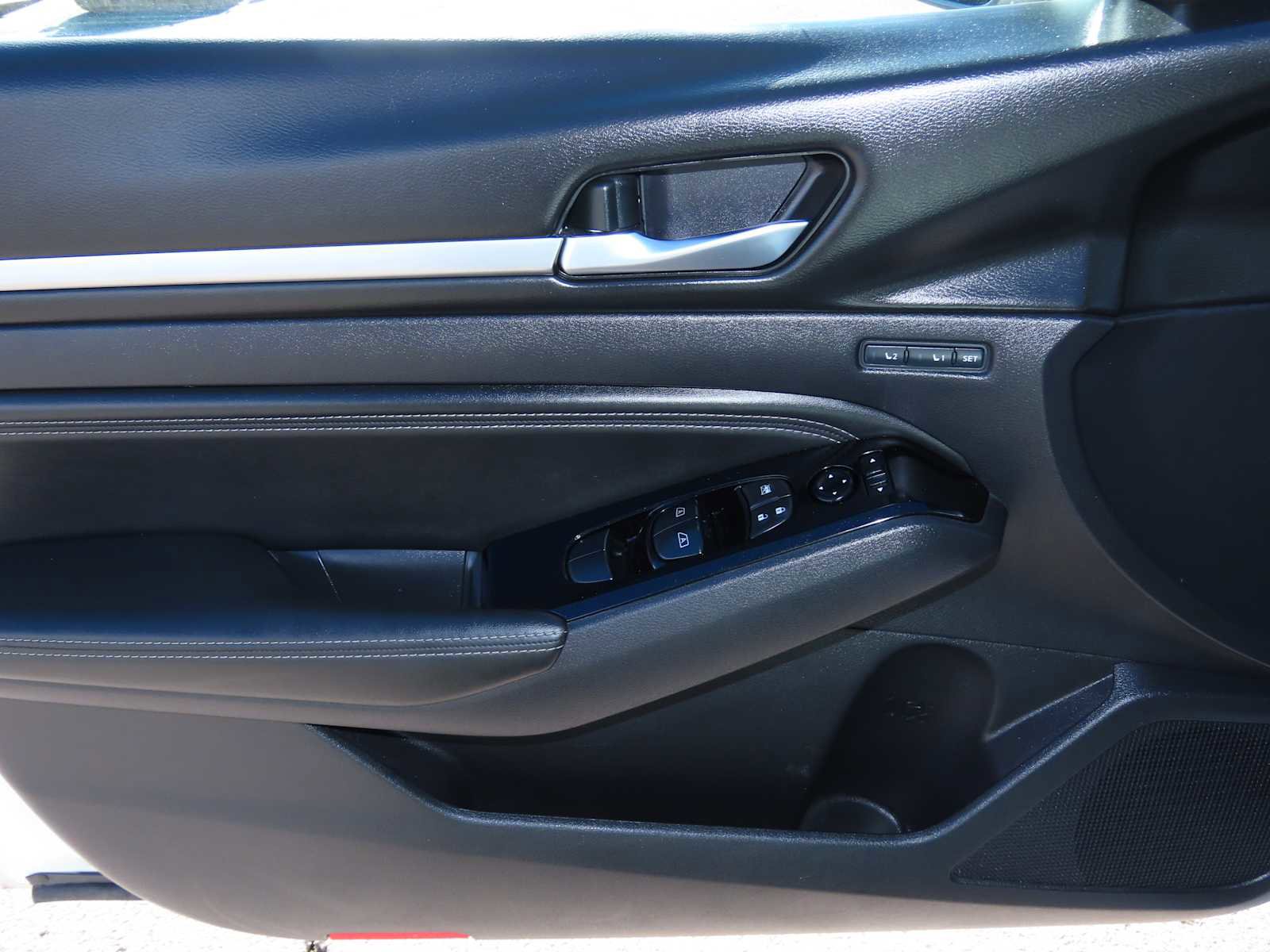 Used 2020 Nissan Altima 2.0 Platinum image 17