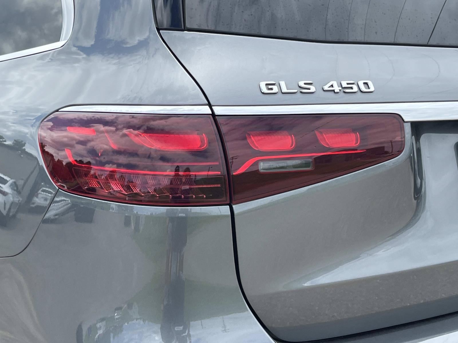 Certified 2025 Mercedes-Benz GLS 450 4MATIC w/ AMG Line Exterior image 10