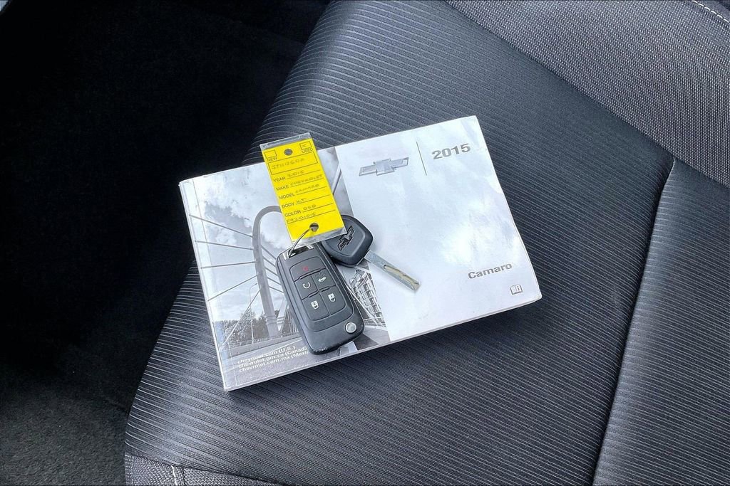 Used 2015 Chevrolet Camaro LT image 10