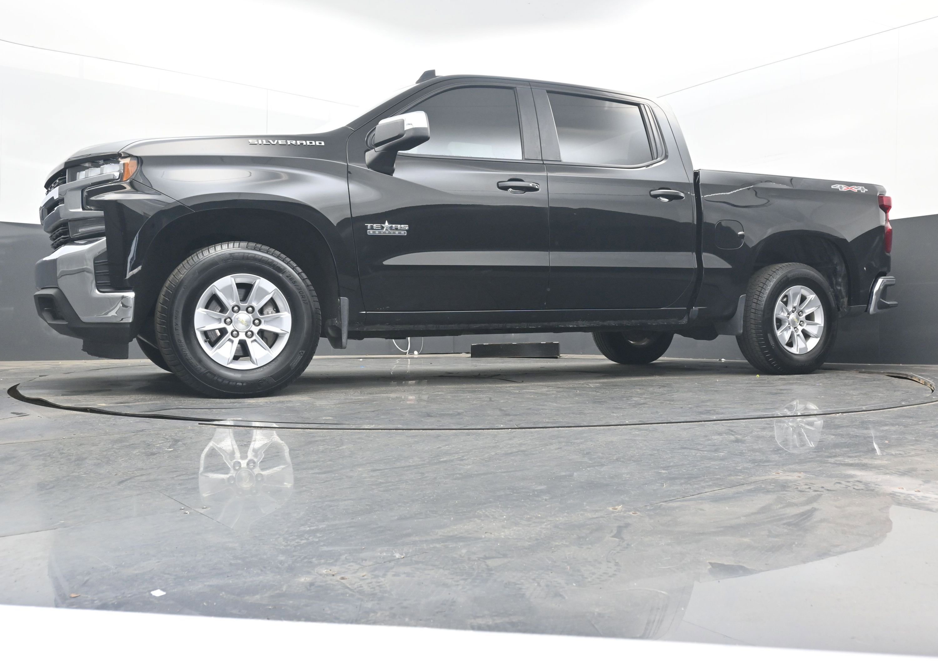 Used 2020 Chevrolet Silverado 1500 LT w/ Texas Edition image 25