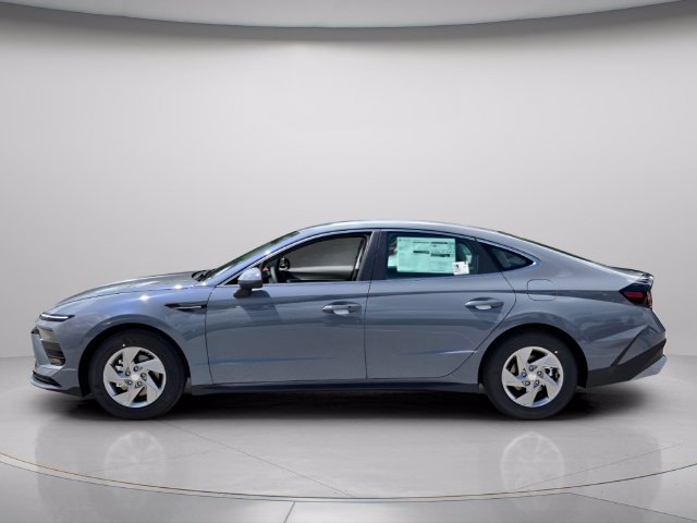 New 2026 Hyundai Sonata SE FWD image 2