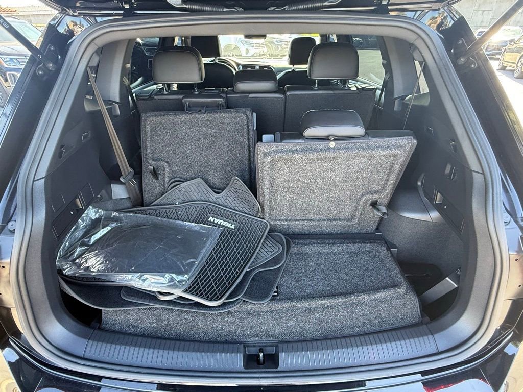 Used 2023 Volkswagen Tiguan SE R-Line image 9
