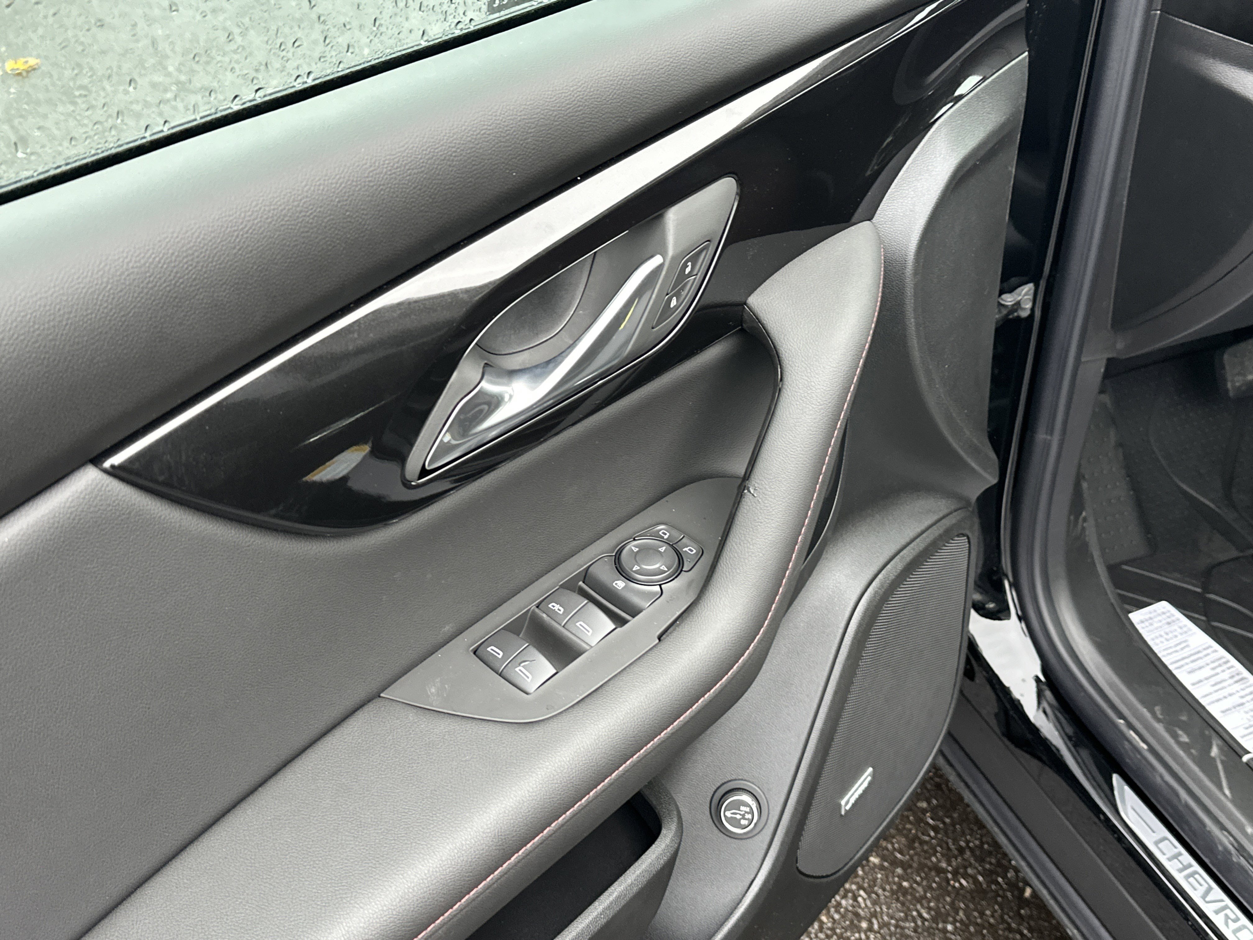 New 2025 Chevrolet Blazer RS w/ Driver Confidence II Package image 15