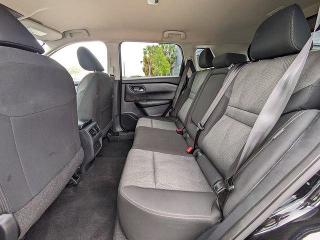 Used 2025 Nissan Rogue SV image 16