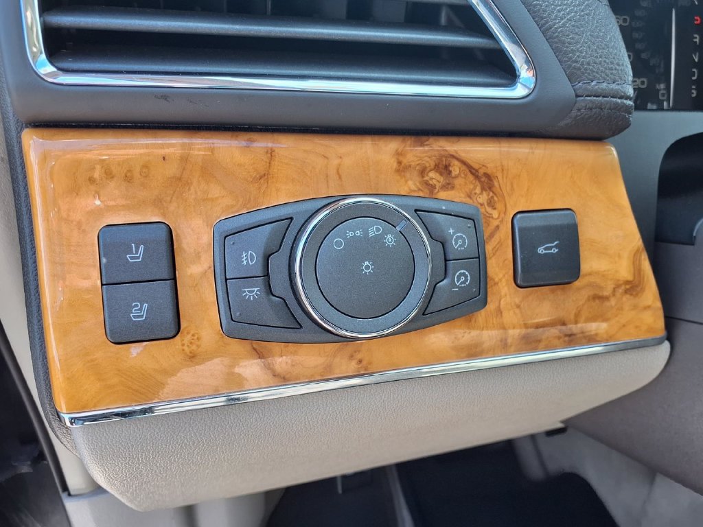 Used 2013 Lincoln MKX FWD image 24