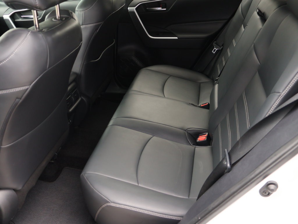 Used 2020 Toyota RAV4 XLE Premium FWD image 16