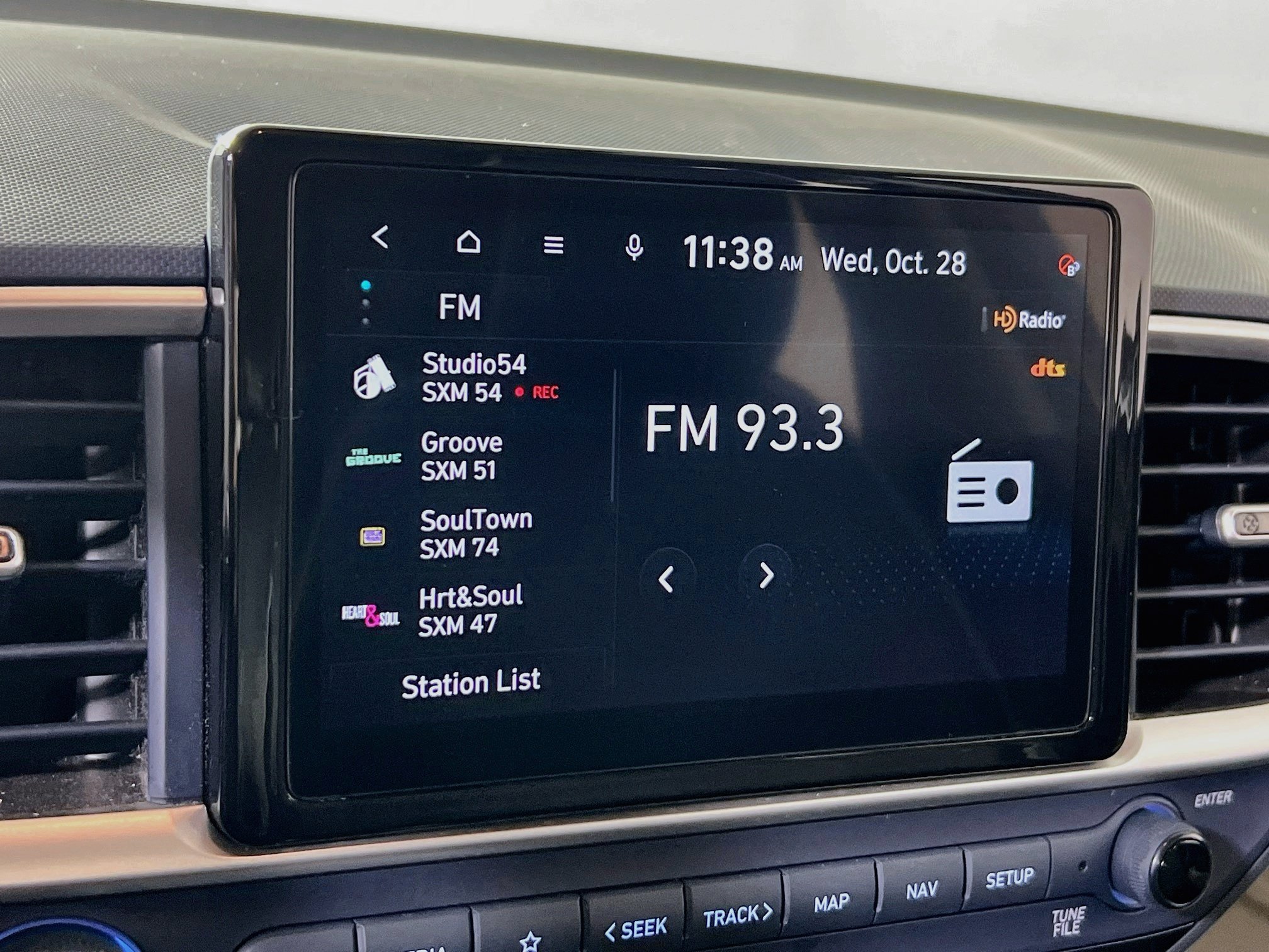 Used 2023 Hyundai Venue Limited w/ Cargo Package FWD image 15