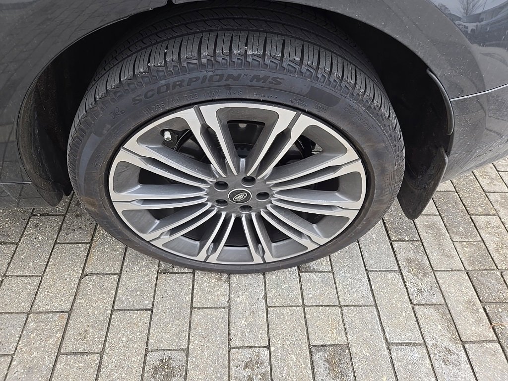 Used 2025 Land Rover Range Rover Sport Dynamic SE image 9