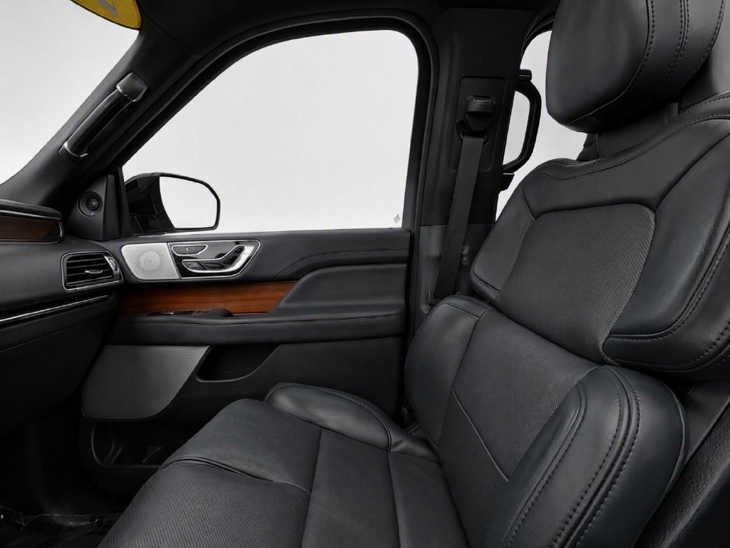 Used 2023 Lincoln Navigator Reserve AWD/4WD image 18