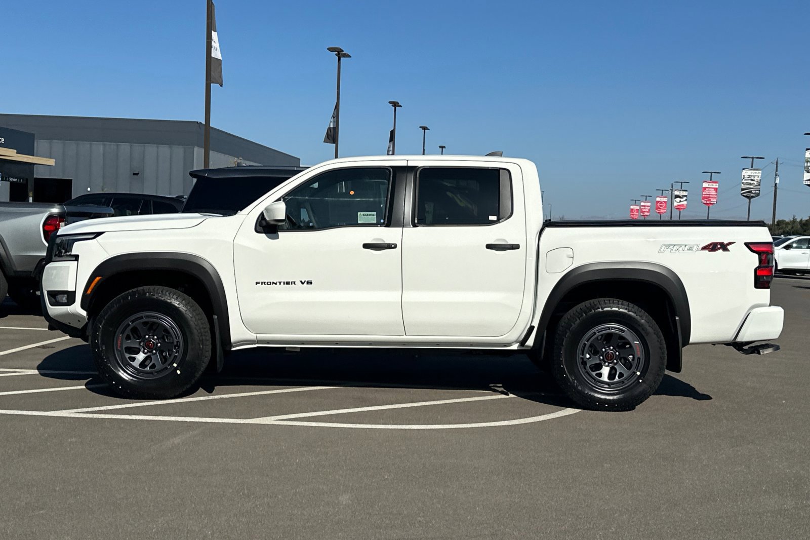 New 2027 Nissan Frontier PRO-4X w/ Tow Package AWD/4WD image 7