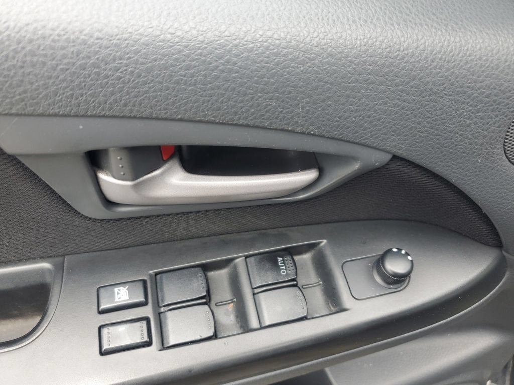 Used 2012 Suzuki SX4 LE FWD image 13