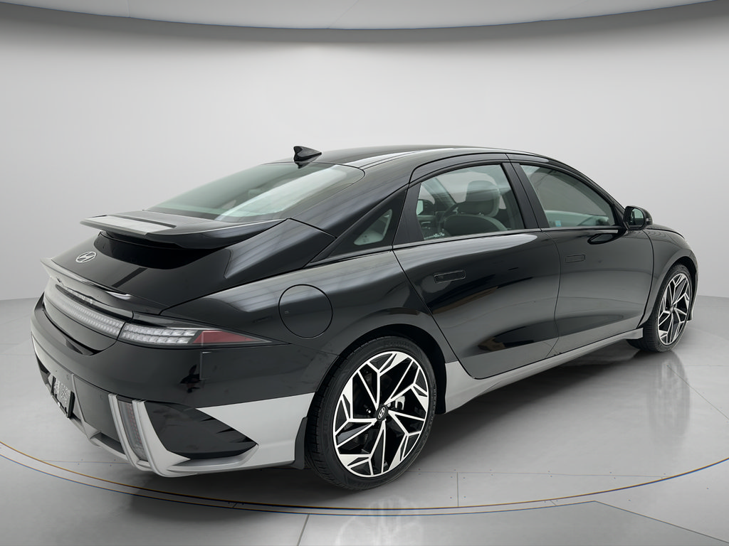 Used 2024 Hyundai Ioniq 6 SEL AWD/4WD image 5
