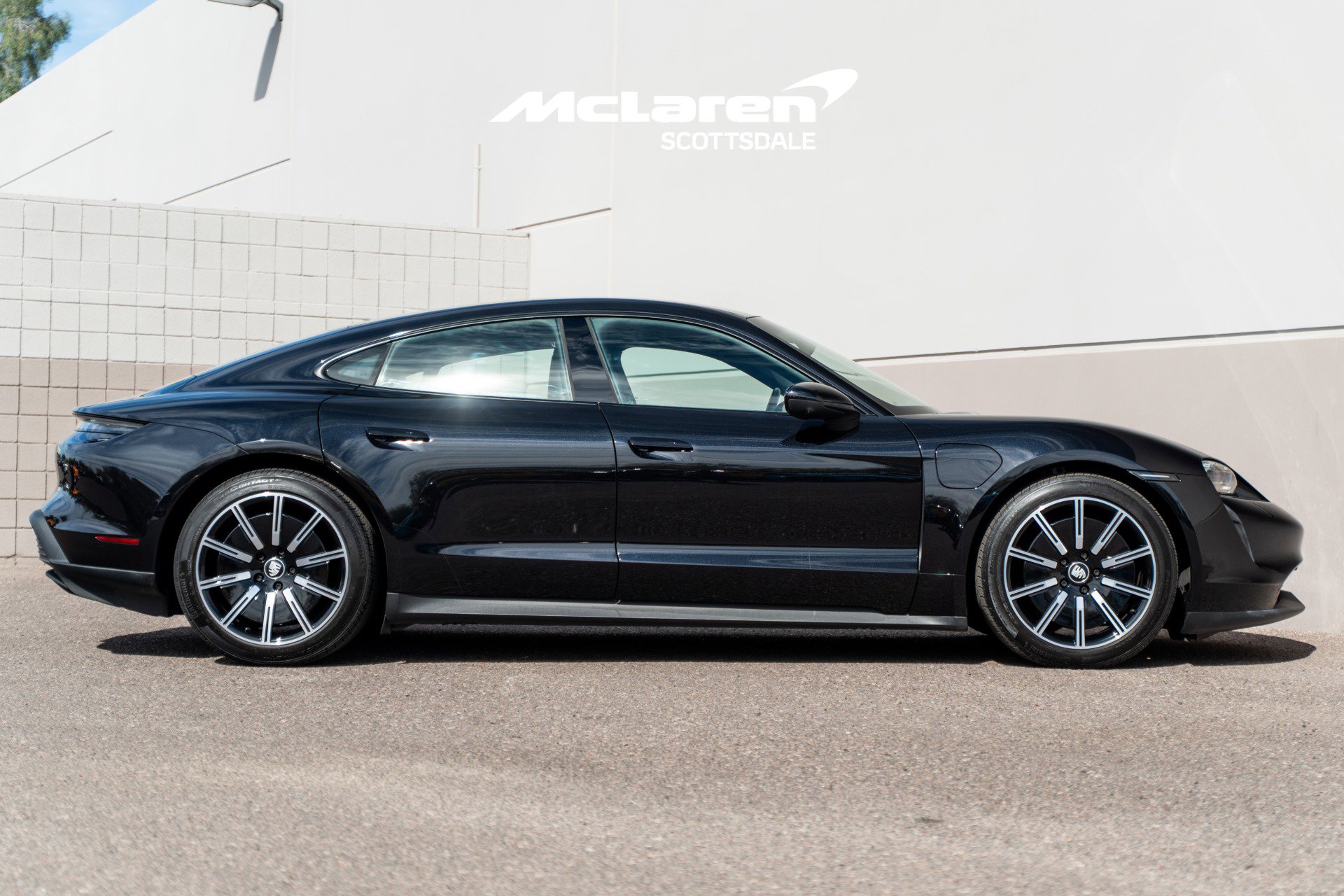 Used 2021 Porsche Taycan image 8