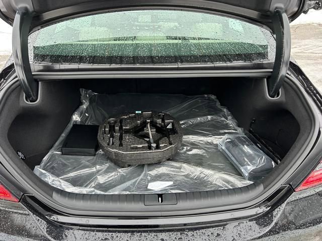 Used 2025 Genesis G70 2.5T image 26