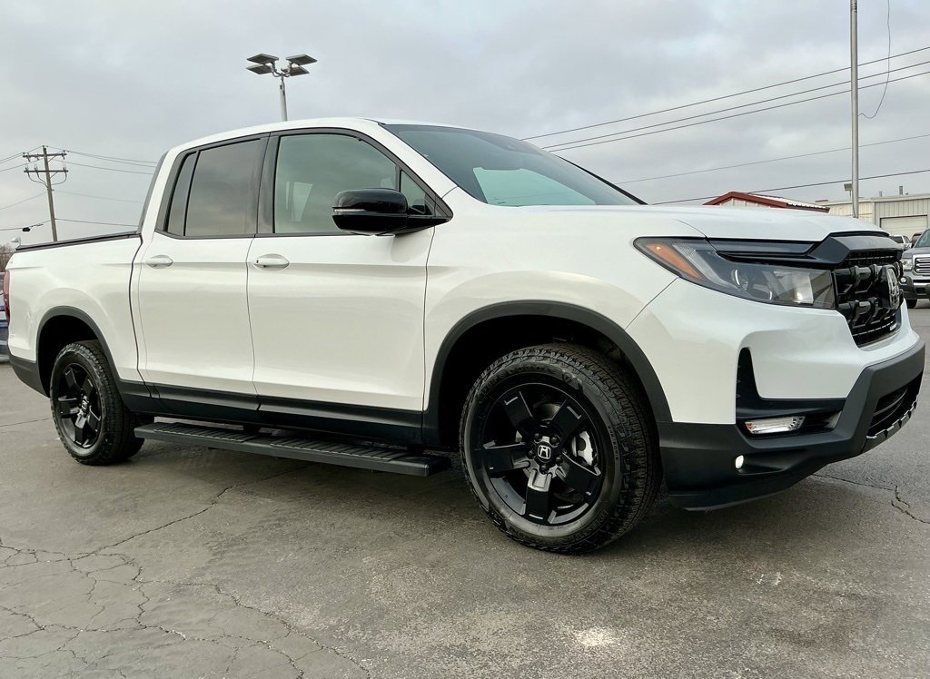 Used 2025 Honda Ridgeline Black Edition image 6