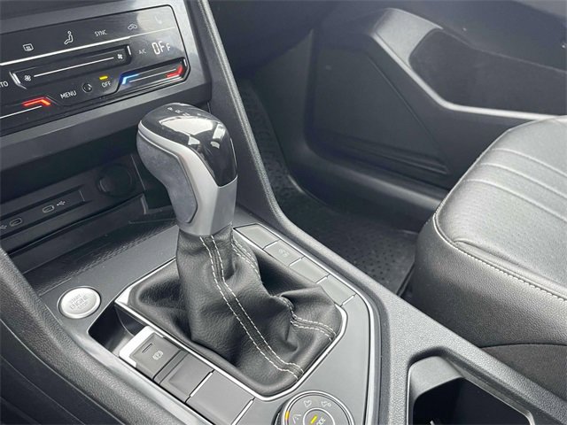 Used 2022 Volkswagen Tiguan SE image 28