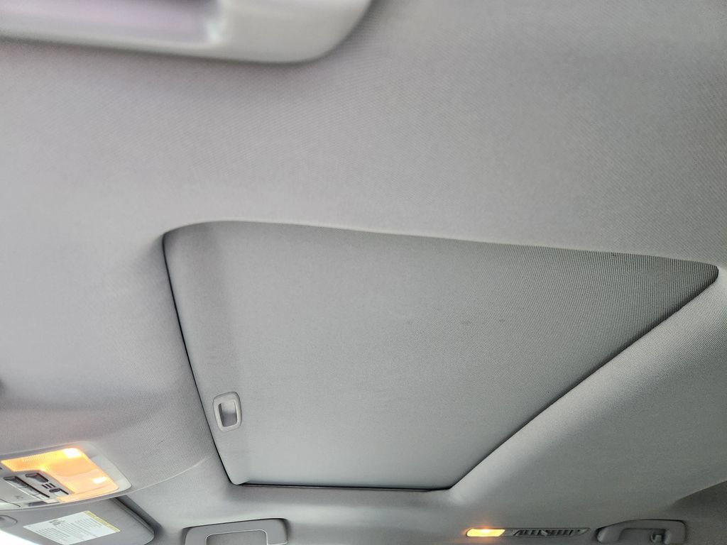 Used 2016 Toyota Highlander XLE FWD image 25