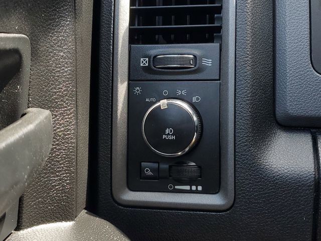 Used 2014 RAM 1500 Express image 32