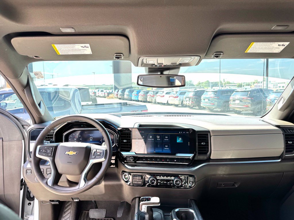 Used 2025 Chevrolet Silverado 1500 LTZ AWD/4WD image 16