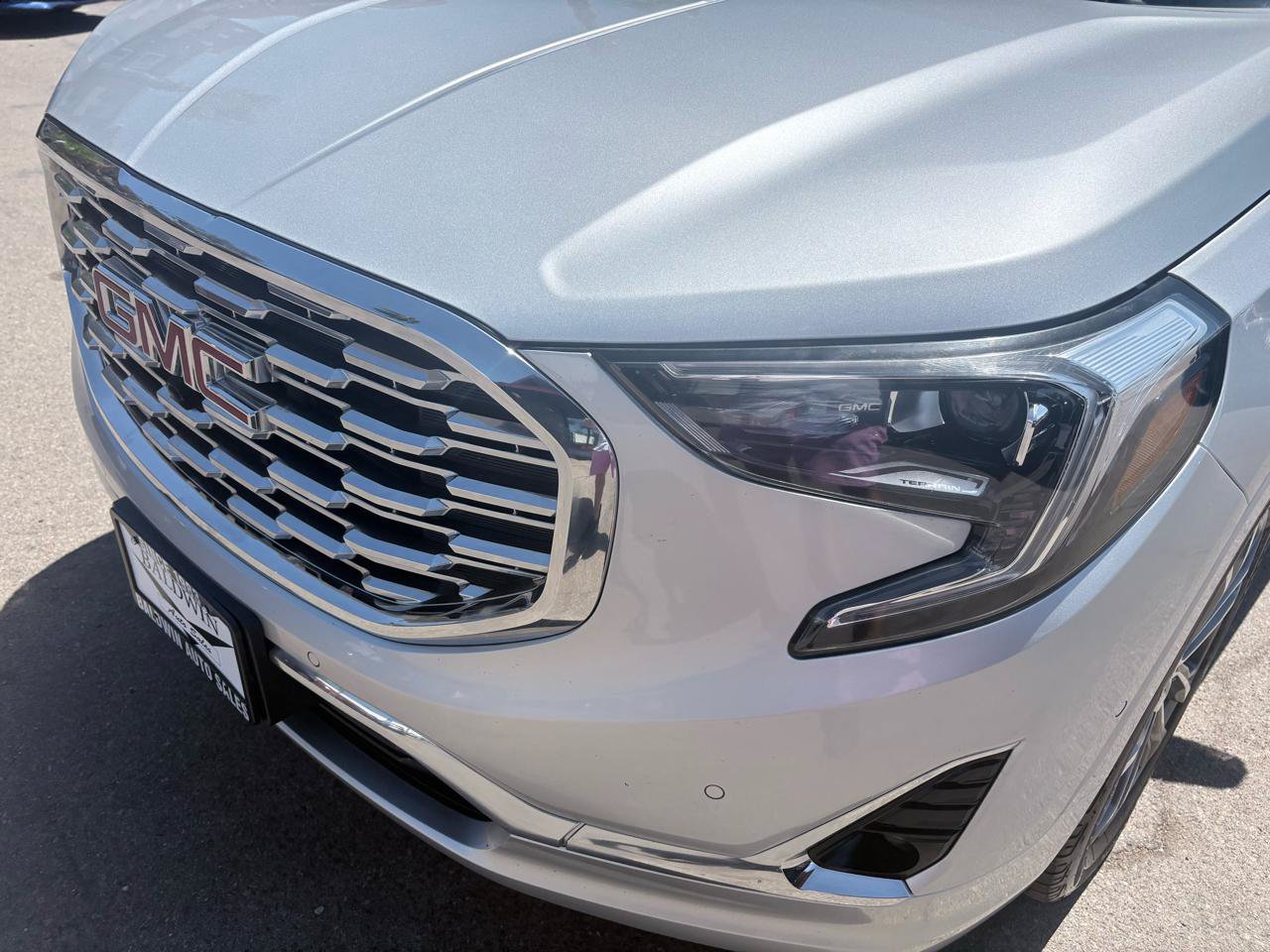 Used 2018 GMC Terrain Denali w/ Advanced Safety Package FWD image 6