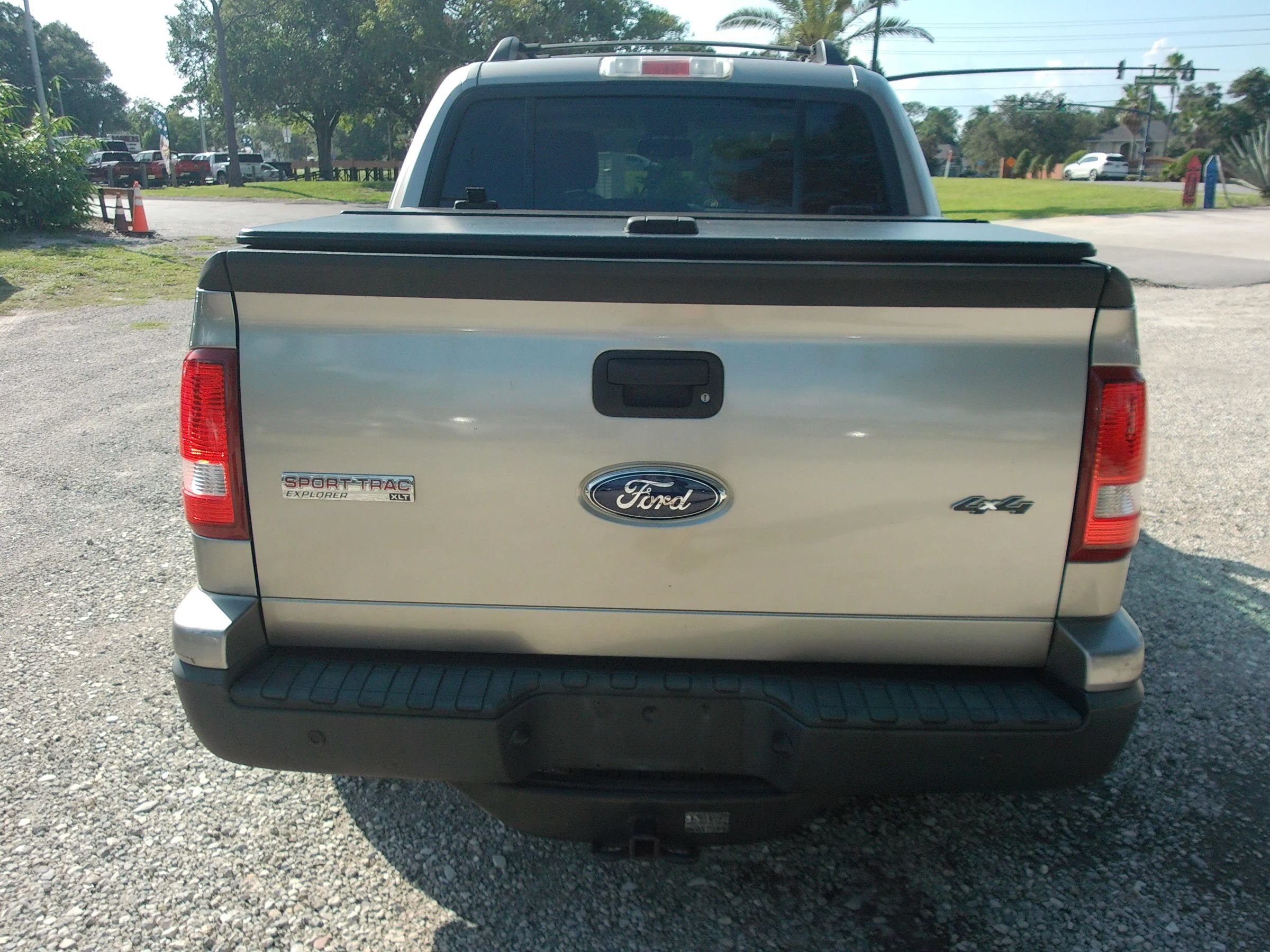 Used 2008 Ford Explorer Sport Trac XLT AWD/4WD image 7