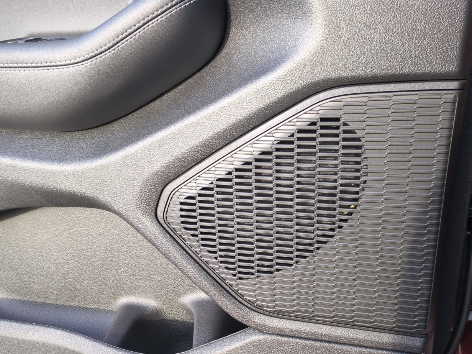 New 2025 Jeep Grand Cherokee Altitude image 27