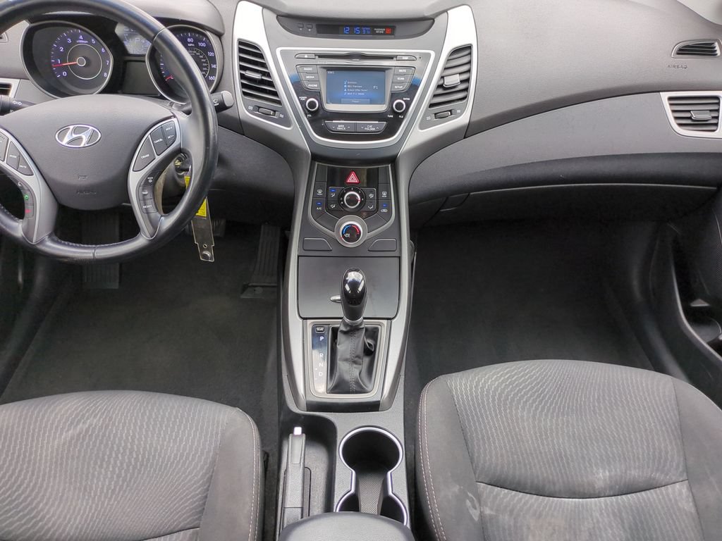 Used 2015 Hyundai Elantra SE w/ Option Group 03 FWD image 14