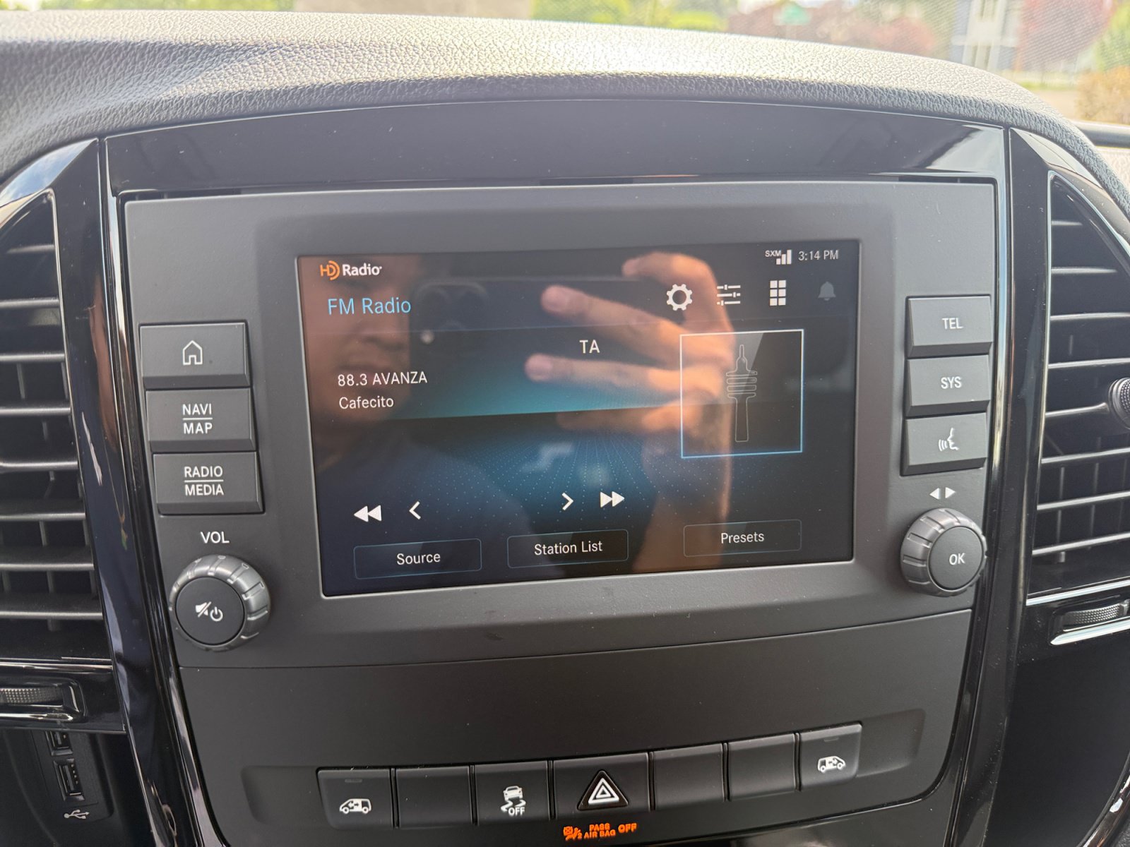 Used 2023 Mercedes-Benz Metris Passenger image 12