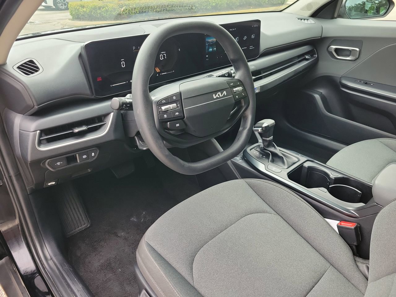 Used 2025 Kia K4 LXS image 14