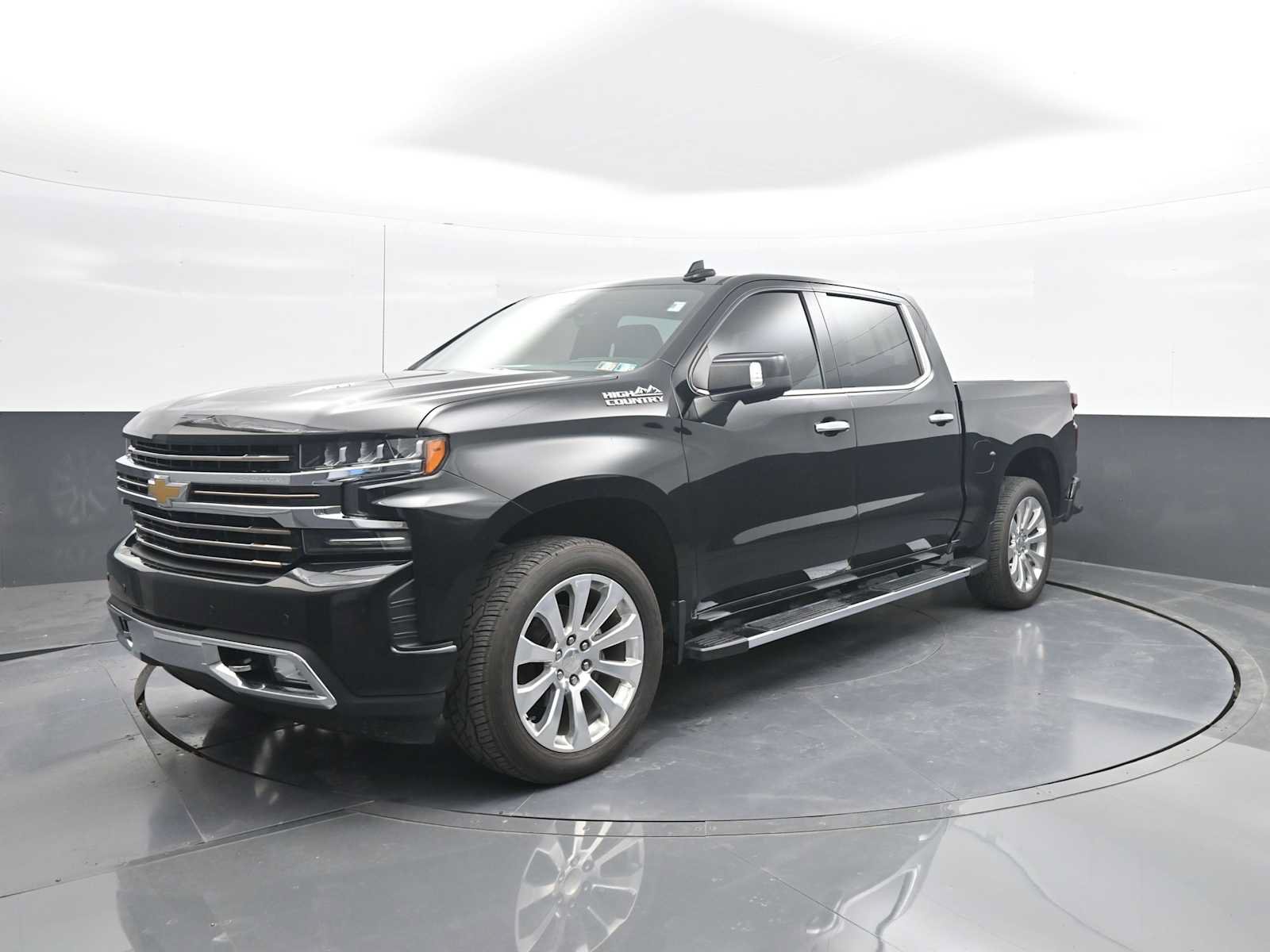 Used 2021 Chevrolet Silverado 1500 High Country w/ Technology Package AWD/4WD image 4