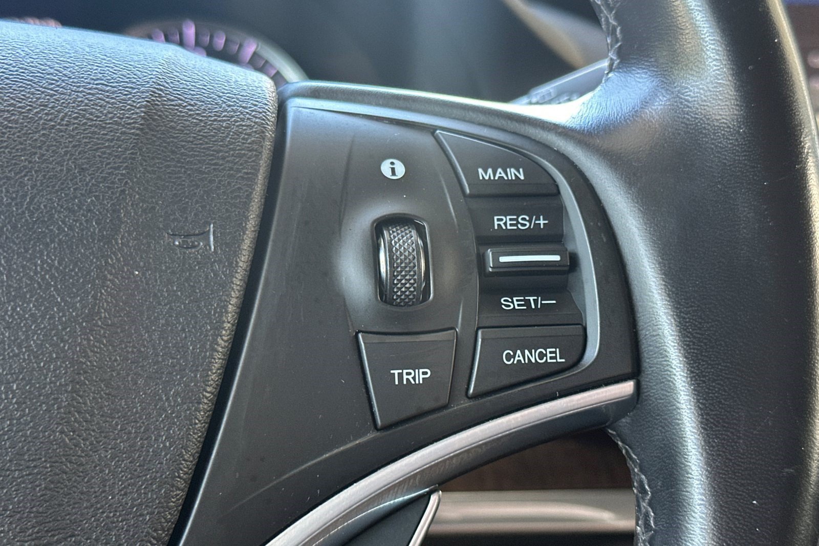 Used 2020 Acura MDX FWD image 30