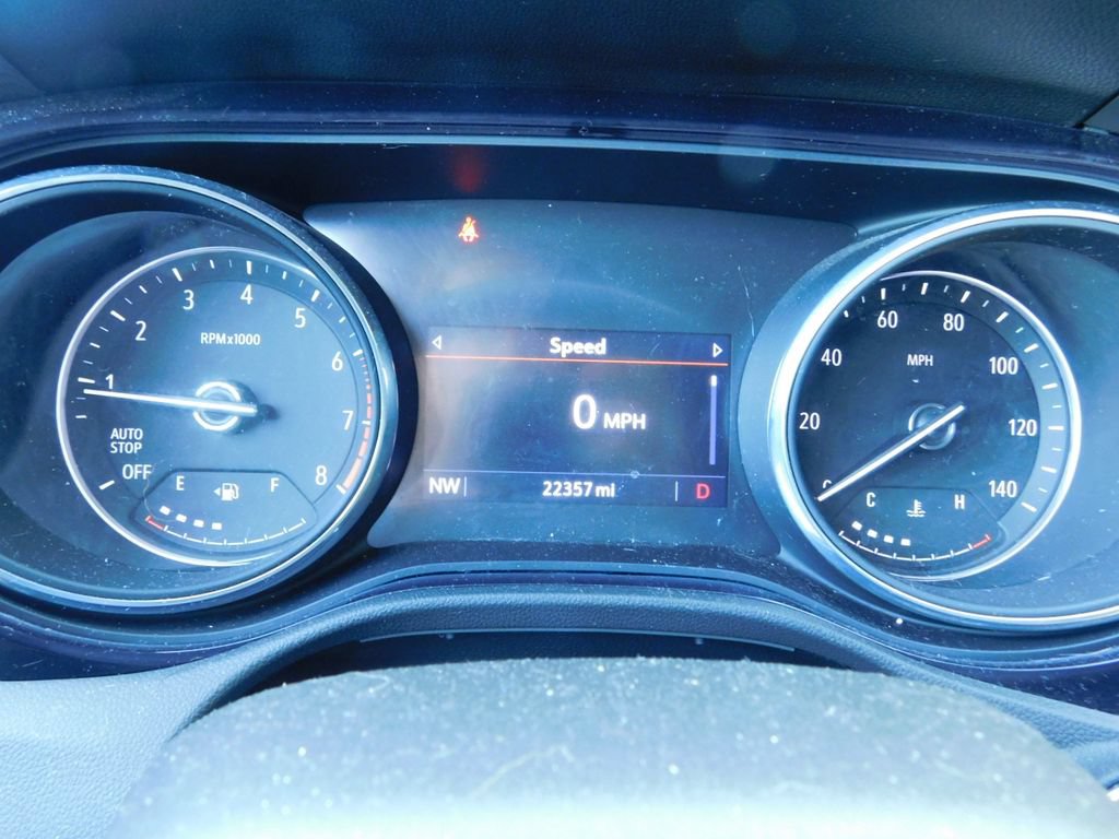 Certified 2022 Buick Encore GX Preferred w/ Sport Touring Package FWD image 11