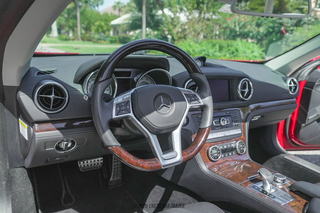 Used 2013 Mercedes-Benz SL 550 image 31