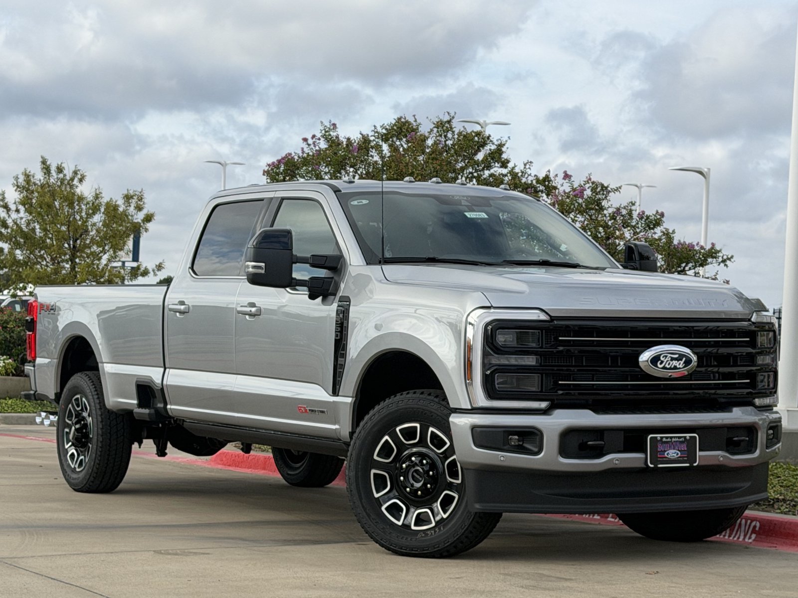 New 2027 Ford F350 Platinum w/ FX4 Off-Road Package