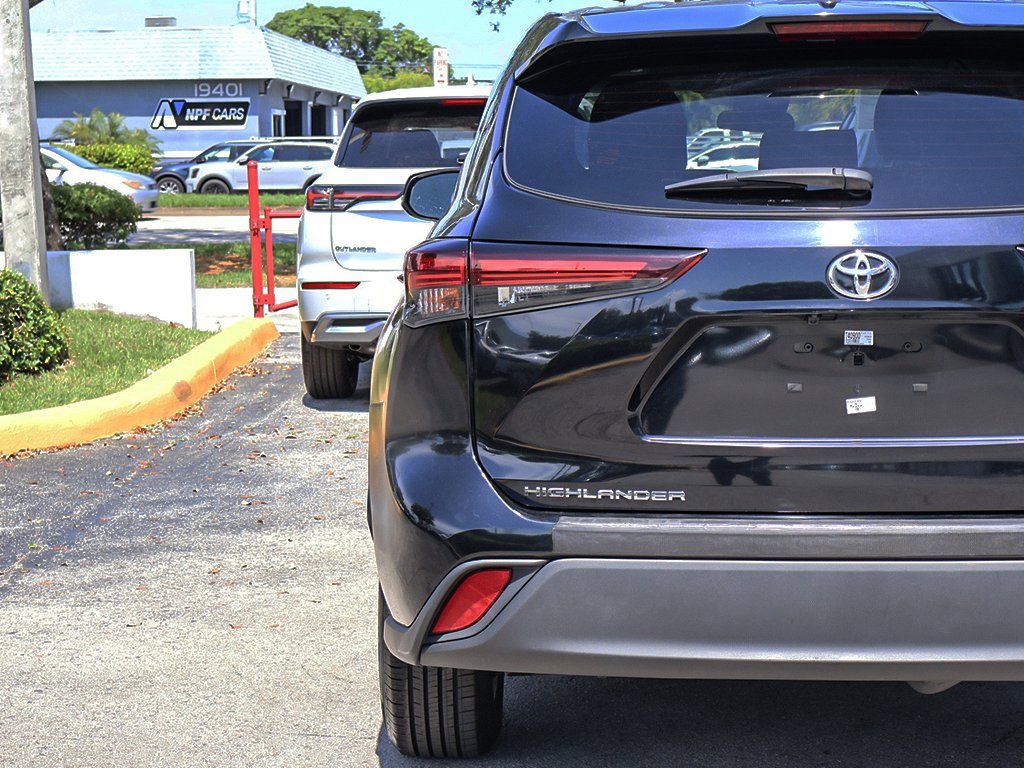 Used 2024 Toyota Highlander LE image 13