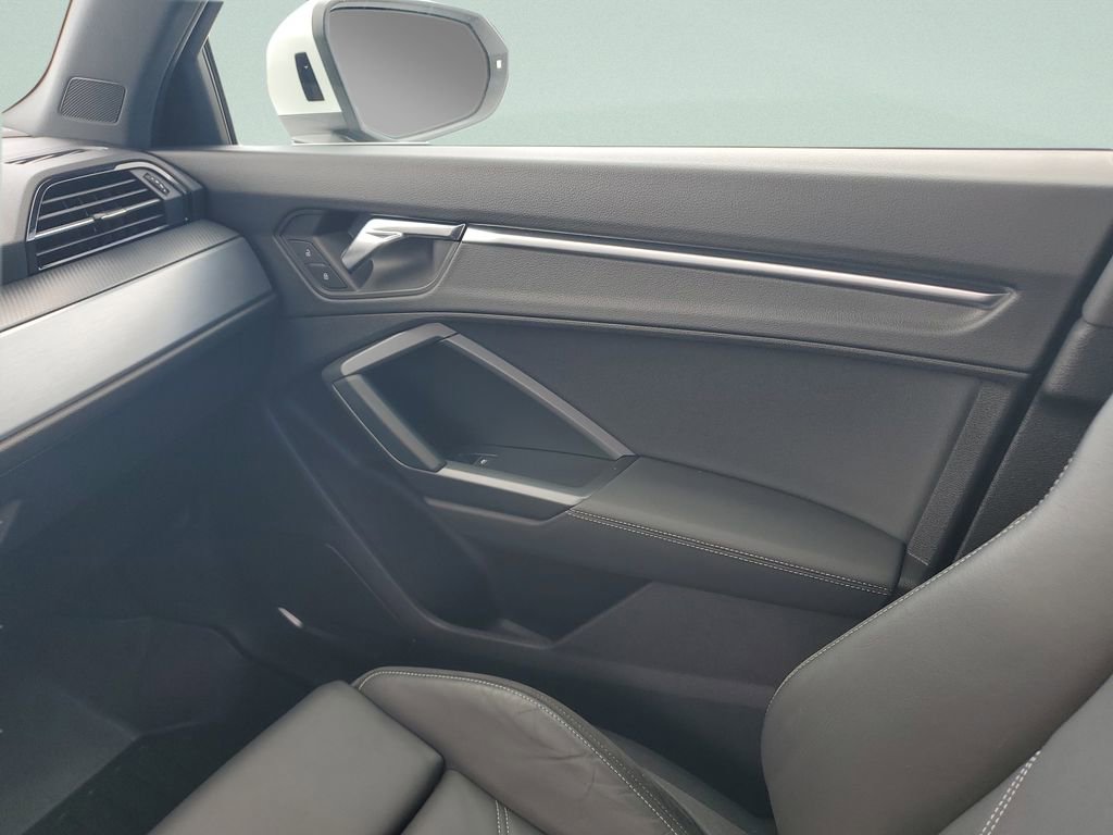 Used 2020 Audi Q3 2.0T Premium Plus w/ Premium Plus Package AWD/4WD image 21