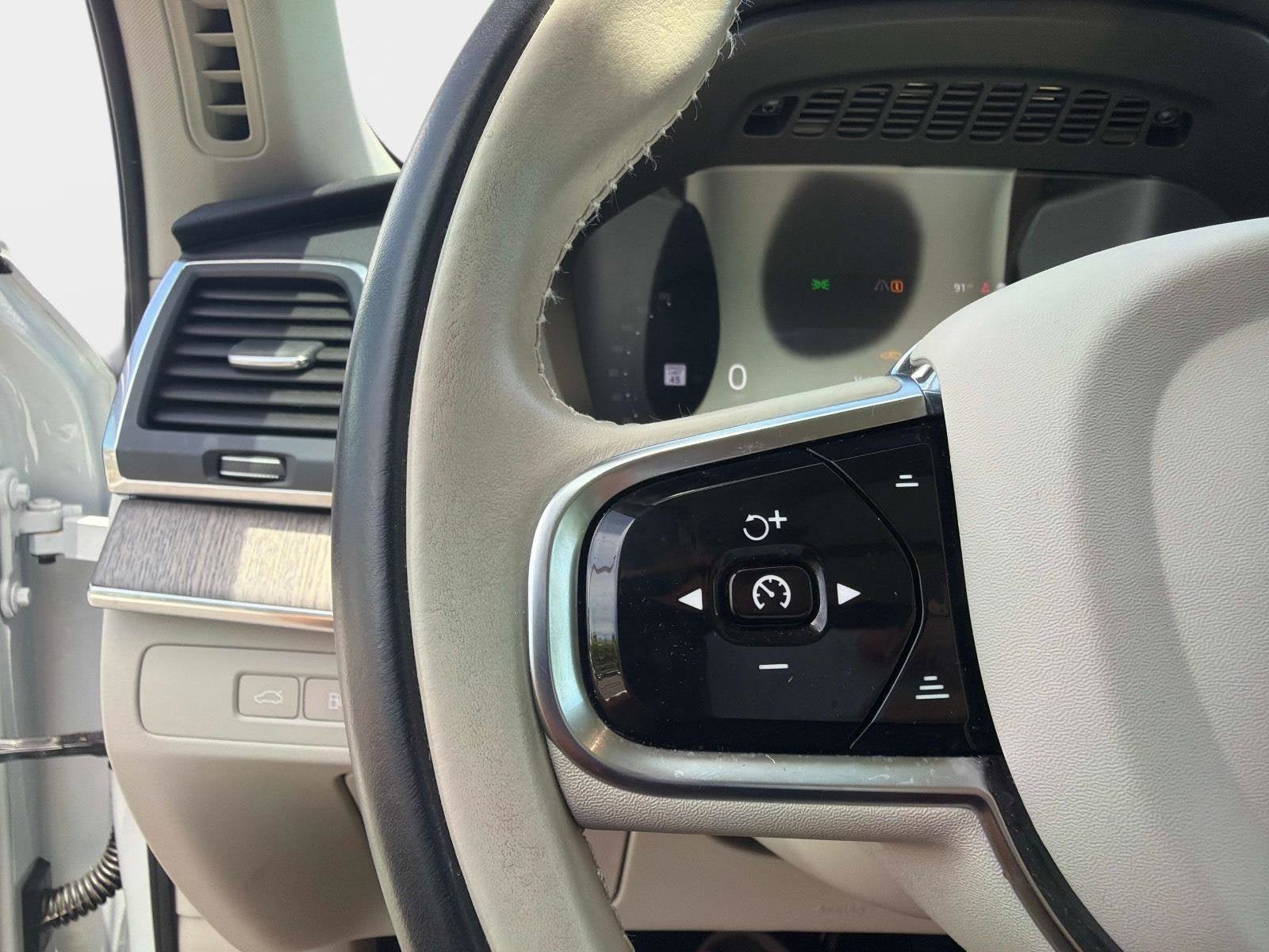 Certified 2024 Volvo XC90 T8 Core AWD/4WD image 28
