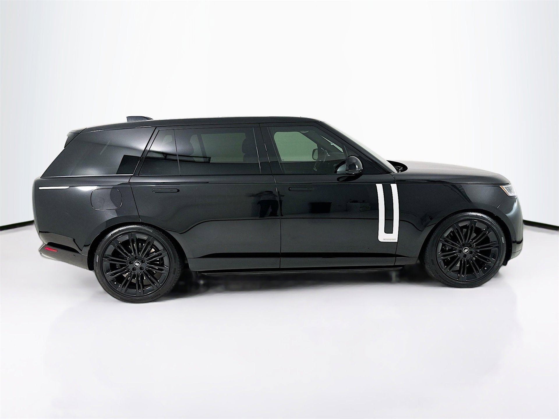 Used 2025 Land Rover Range Rover Long Wheelbase Autobiography image 9