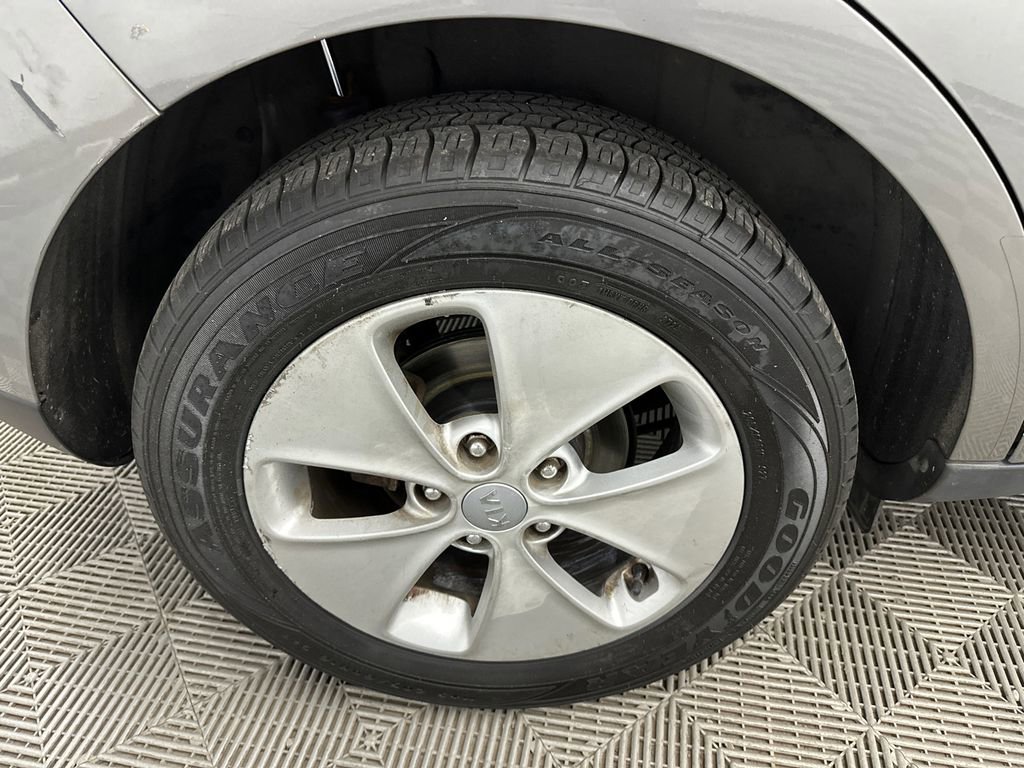 Used 2015 Kia Soul FWD image 16