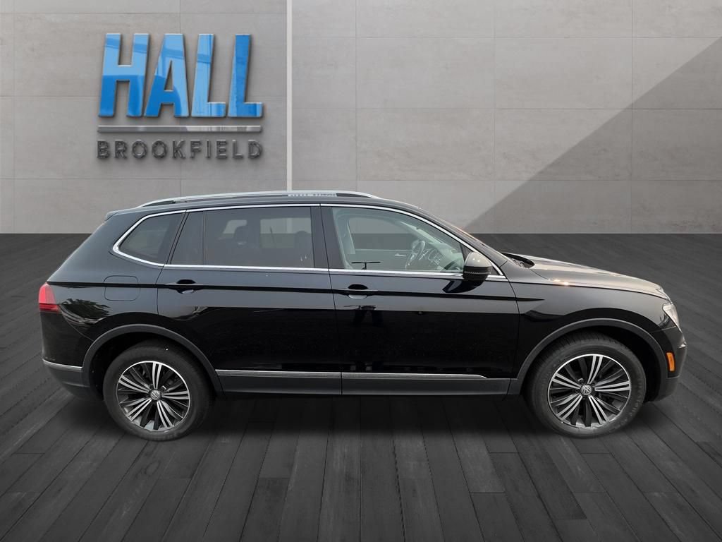 Used 2018 Volkswagen Tiguan SEL AWD/4WD image 6